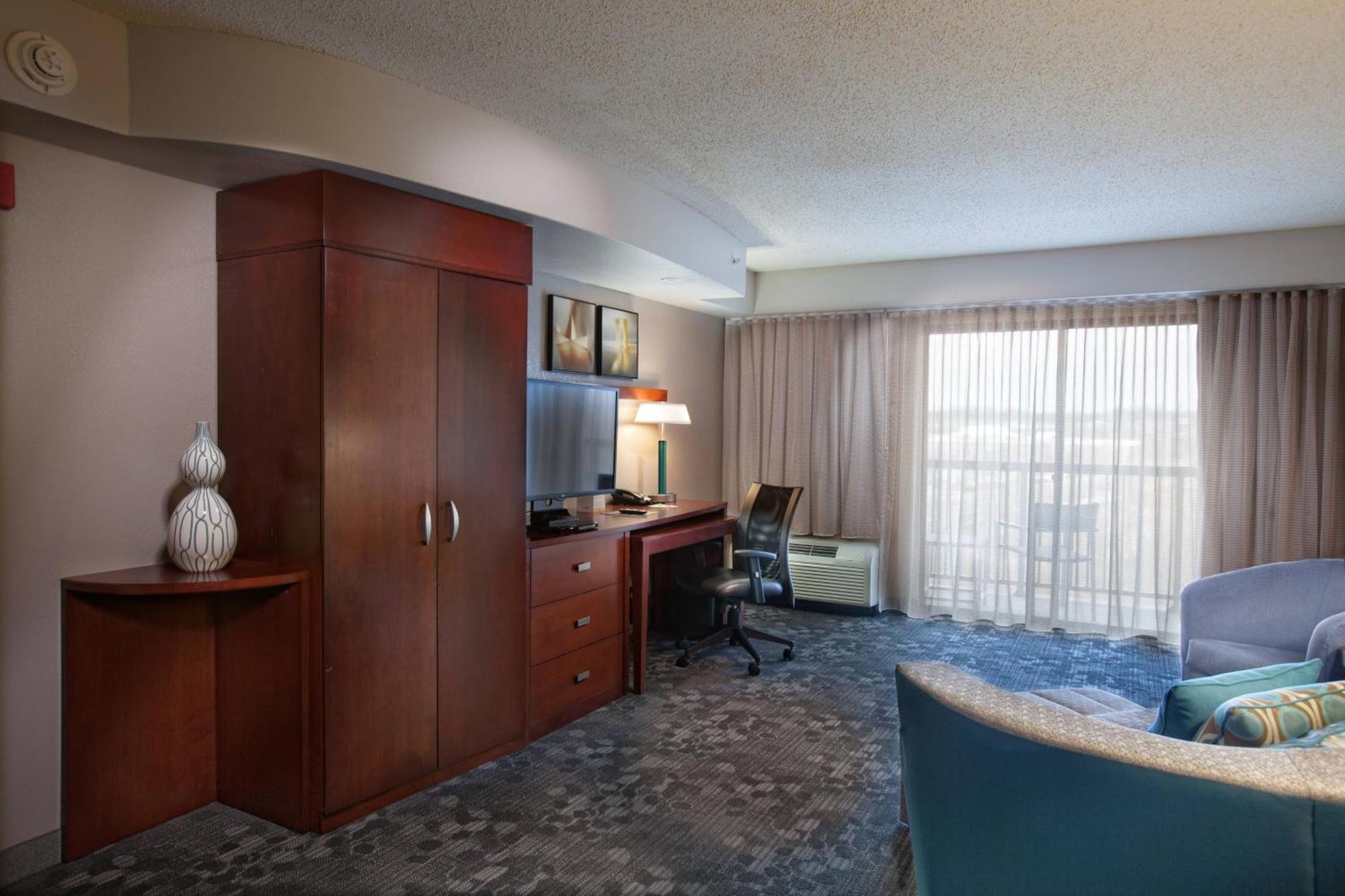 Courtyard By Marriott Fayetteville Exterior foto