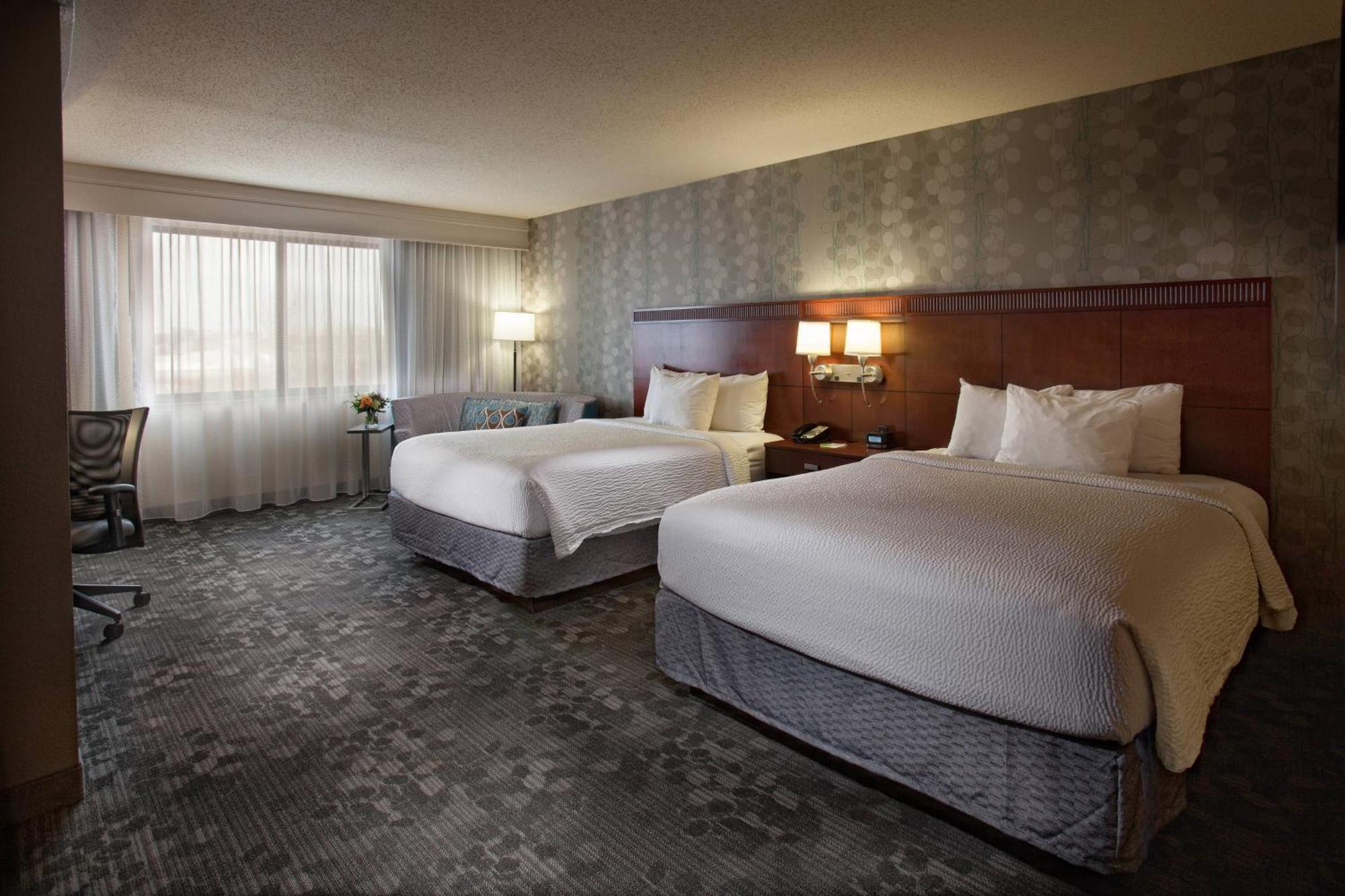 Courtyard By Marriott Fayetteville Exterior foto