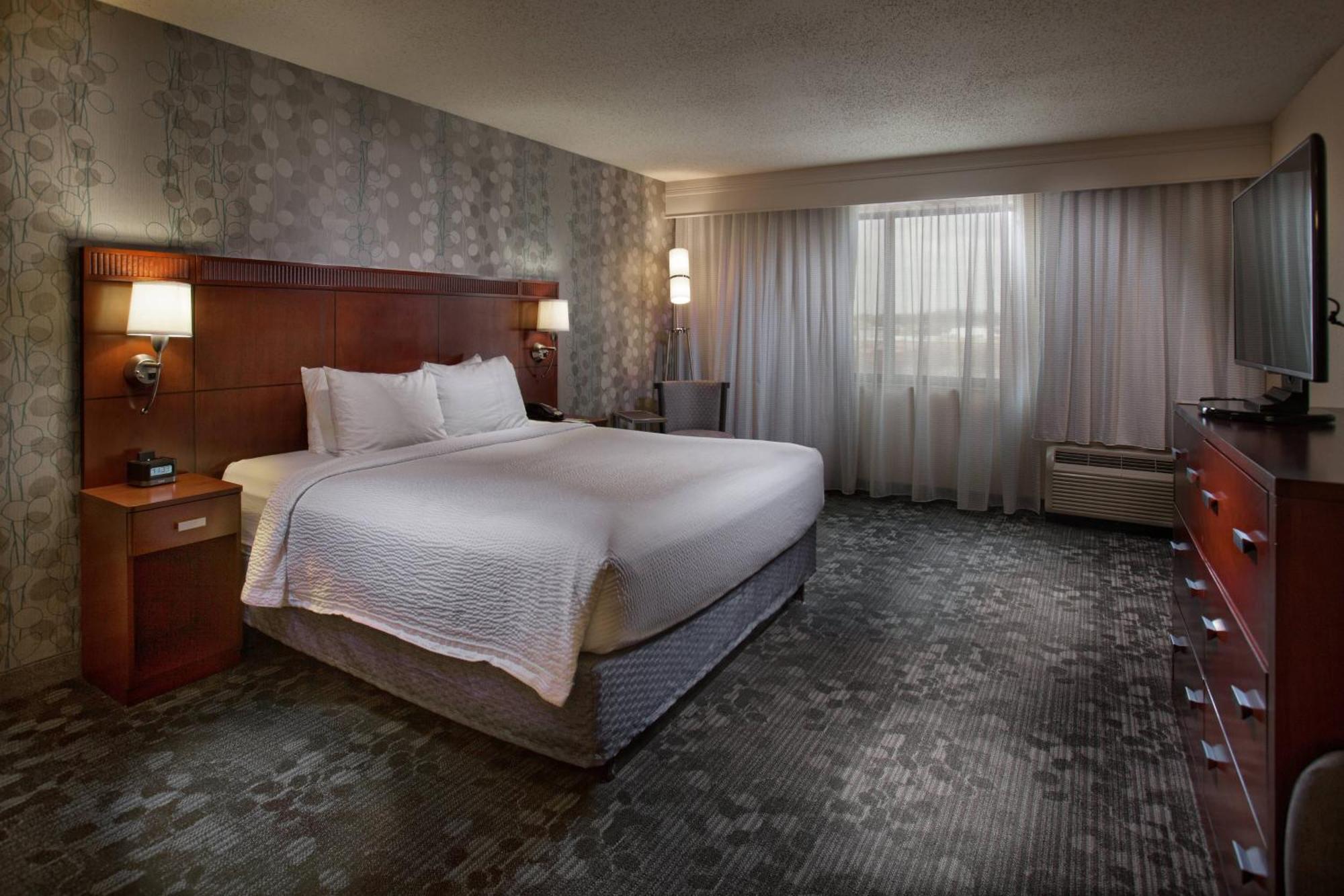 Courtyard By Marriott Fayetteville Exterior foto